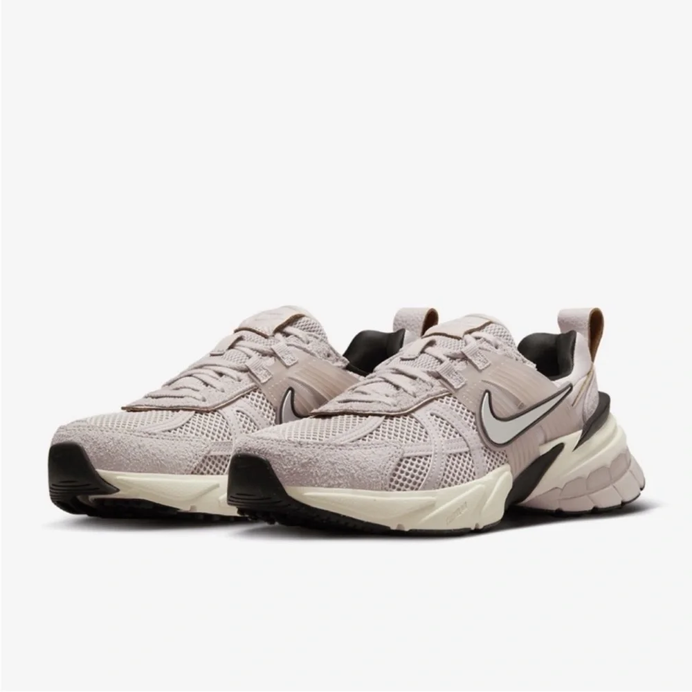 Nike V2K Run | Size 10